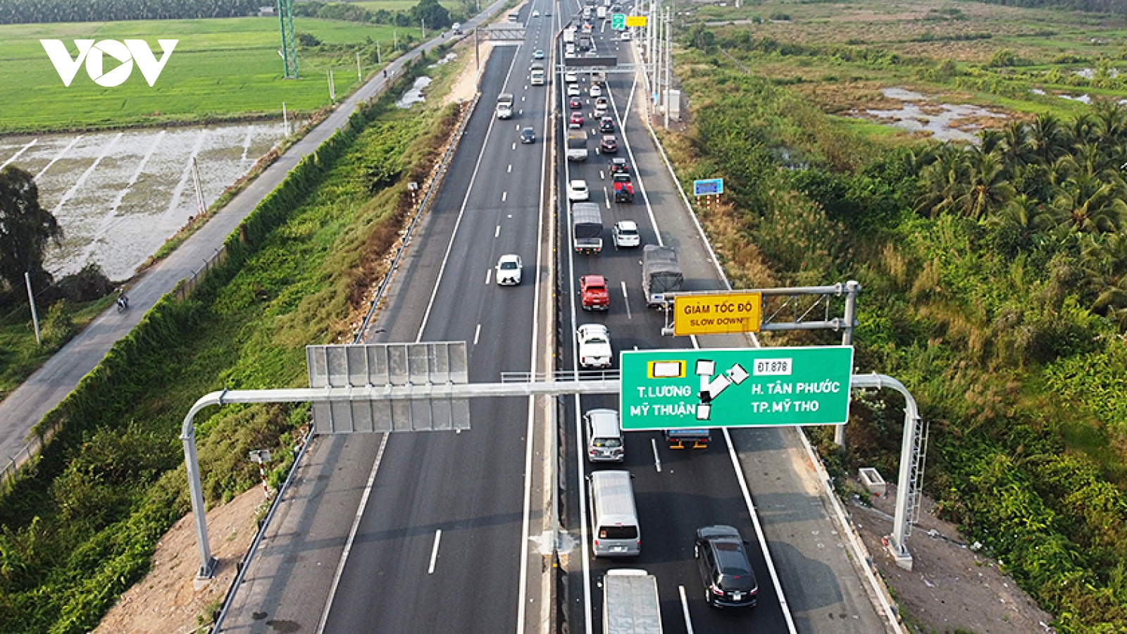 Nghịch lý cao tốc vừa thông xe chỉ giới hạn 80 km/h, QL1 cũ cho chạy 90 km/h